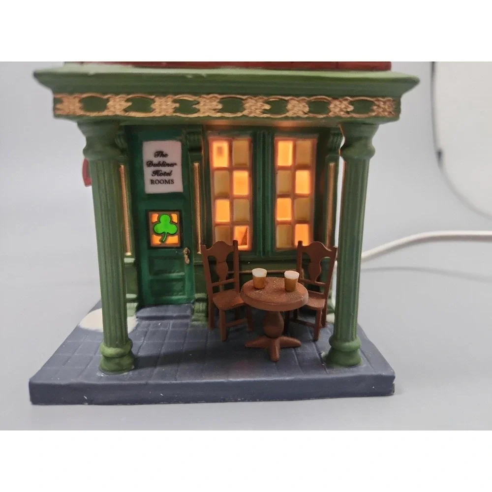 Dept. 56 Christmas in the City 1999 MOLLY O'BRIEN'S IRISH PUB w/ Box